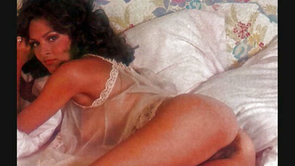 Slatka plavuša Elizabeth Bentley ima odličan filmovi za odrasle xxx seks u POV