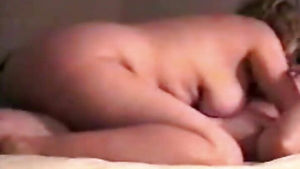 Niki Skyler demonstrira svoje sex i porno filmovi mlado seksi tijelo u solo videu
